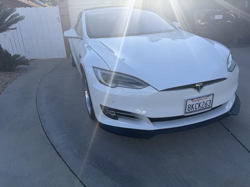 White 2018 Tesla Model S 100D