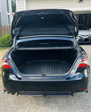 Black 2022 Toyota Camry Hybrid SE