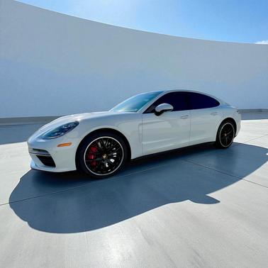 2017 Porsche Panamera Panamera Turbo