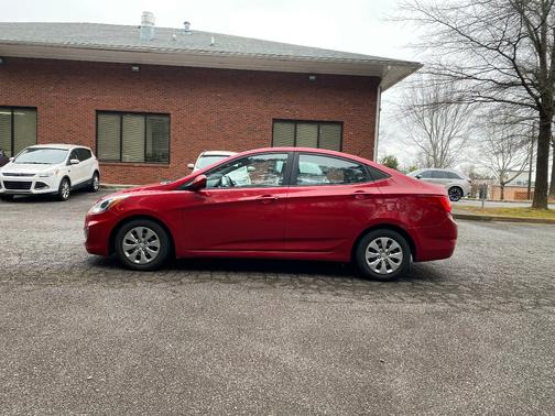 2017 Hyundai Accent SE