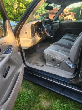 Beige 2004 Chevrolet Suburban 1500 LS