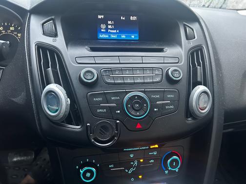 Silver 2016 Ford Focus SE