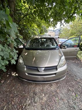 2004 Toyota Sienna XLE Limited
