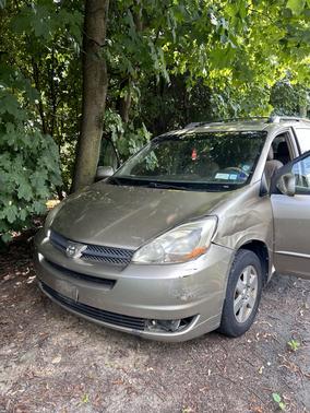 2004 Toyota Sienna XLE Limited