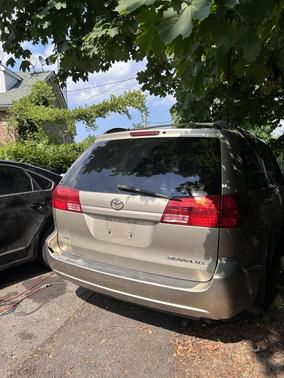 2004 Toyota Sienna XLE Limited