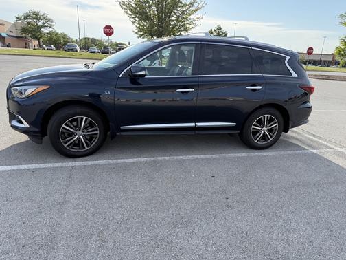 2016 INFINITI QX60 Base