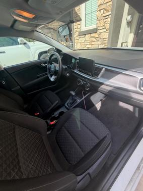 White 2023 Kia Rio LX
