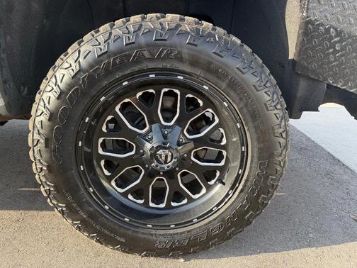 Black 2015 GMC Sierra 2500 SLE