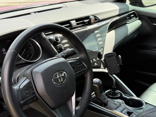 2019 Toyota Camry XLE