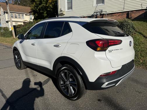 White 2022 Buick Encore GX Select