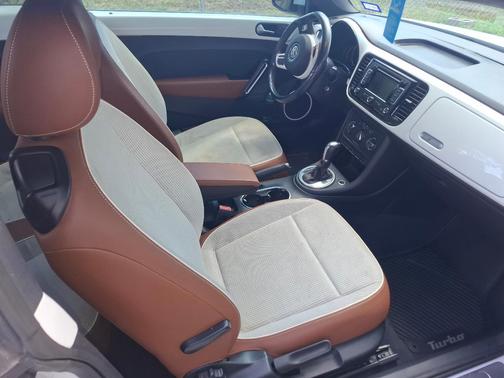 White 2015 Volkswagen Beetle 1.8T