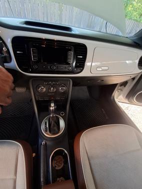 White 2015 Volkswagen Beetle 1.8T