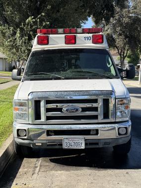 White 2010 Ford E350 Super Duty Base