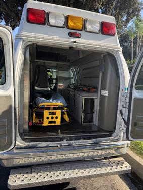 White 2010 Ford E350 Super Duty Base