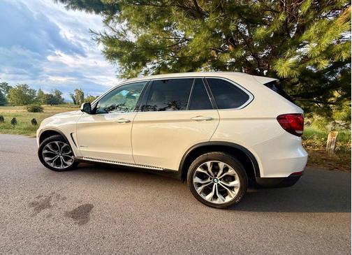 White 2015 BMW X5 xDrive35d