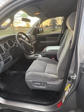 2013 Toyota Sequoia SR5