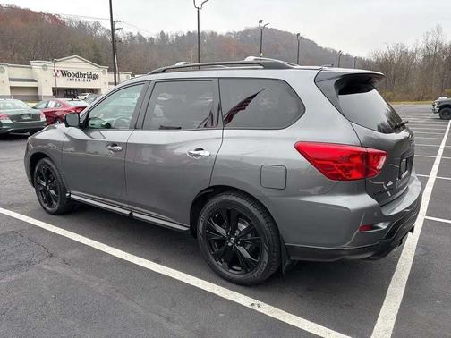2018 Nissan Pathfinder SL