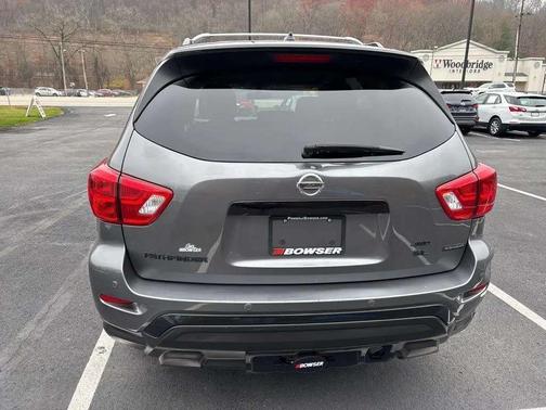 2018 Nissan Pathfinder SL