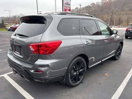 2018 Nissan Pathfinder SL