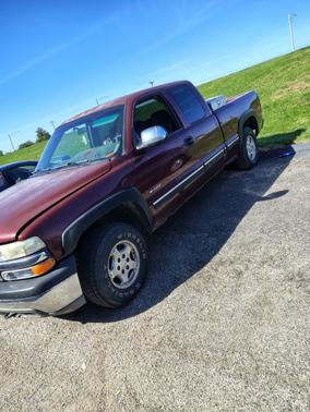 Red 2001 Chevrolet Silverado 1500 LS Extended Cab