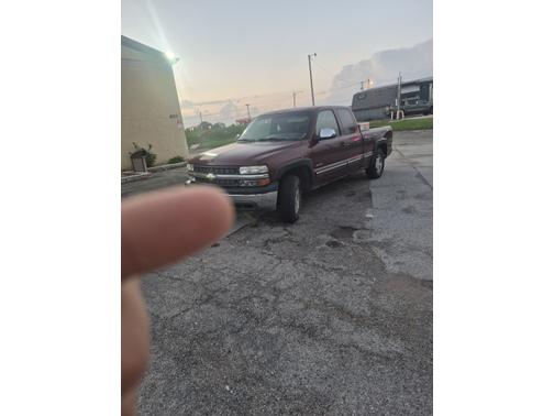 Red 2001 Chevrolet Silverado 1500 LS Extended Cab
