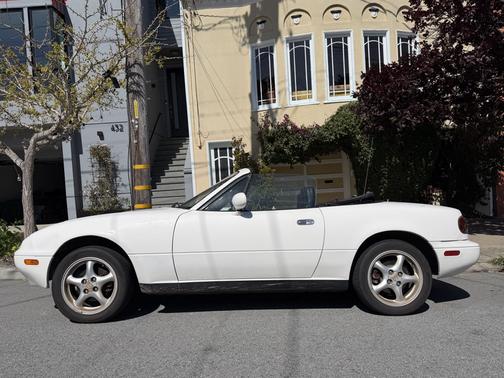 1997 Mazda MX-5 Miata Base