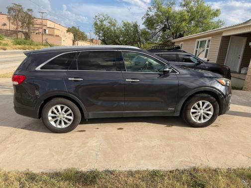 Gray 2017 Kia Sorento LX