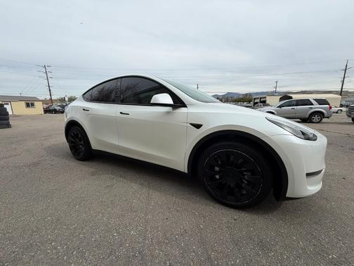 White 2022 Tesla Model Y Long Range