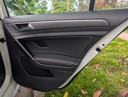 White 2019 Volkswagen Golf GTI 2.0T SE 4-Door