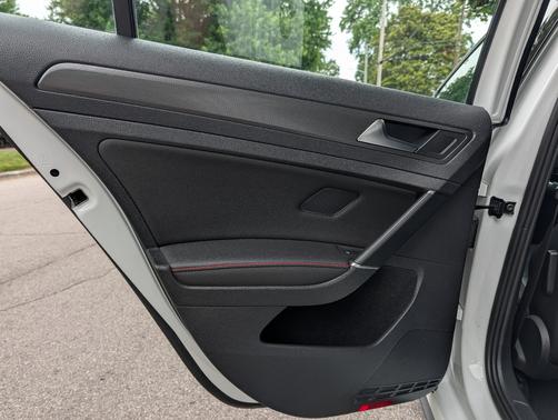 White 2019 Volkswagen Golf GTI 2.0T SE 4-Door