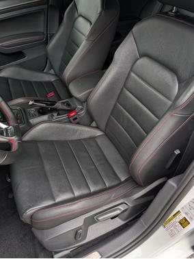 White 2019 Volkswagen Golf GTI 2.0T SE 4-Door