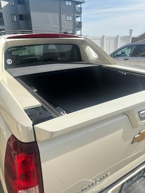 Beige 2013 Chevrolet Avalanche LTZ