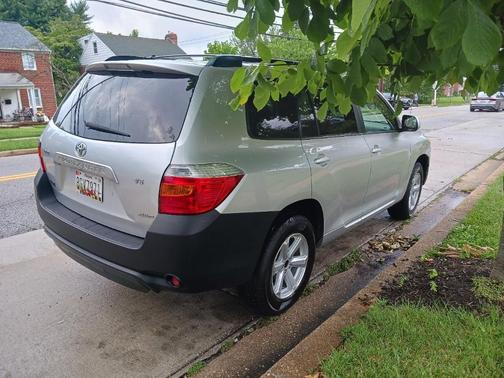 Silver 2008 Toyota Highlander Base