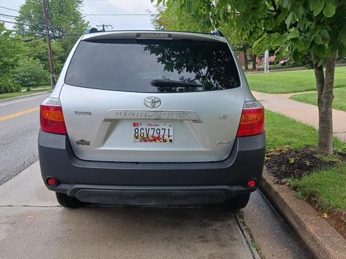 Silver 2008 Toyota Highlander Base