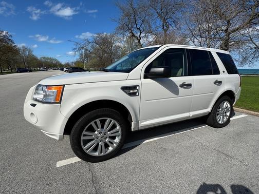 White 2010 Land Rover LR2 HSE