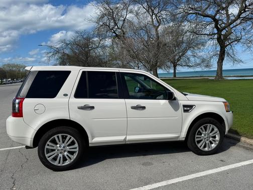 White 2010 Land Rover LR2 HSE