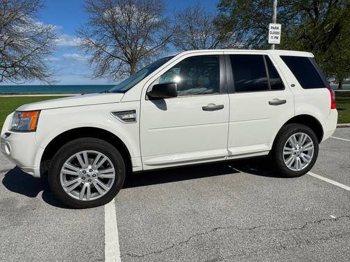 White 2010 Land Rover LR2 HSE