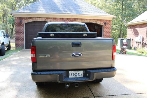 Gray 2005 Ford F-150 Lariat SuperCrew