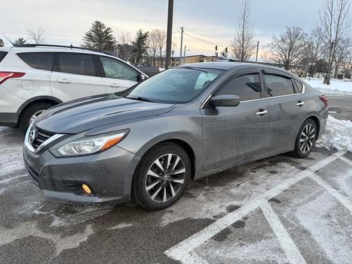 Gray 2018 Nissan Altima 2.5 SV
