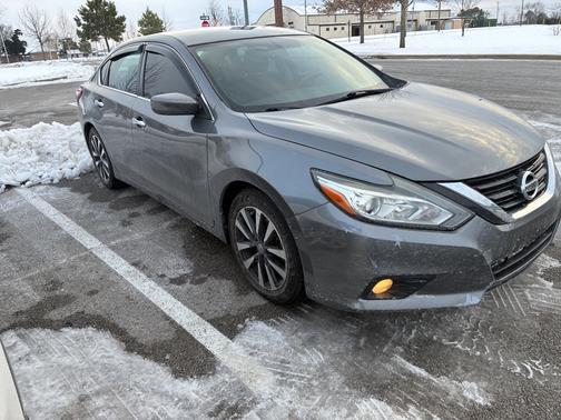 Gray 2018 Nissan Altima 2.5 SV