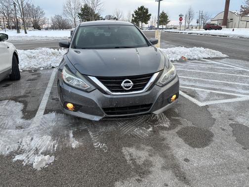 Gray 2018 Nissan Altima 2.5 SV