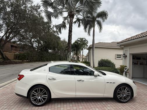 2016 Maserati Ghibli Base