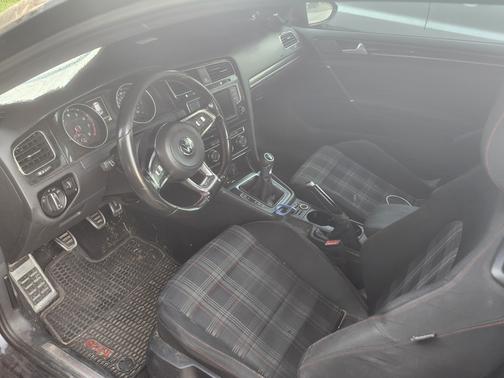 2016 Volkswagen Golf GTI 2.0T S 2-Door