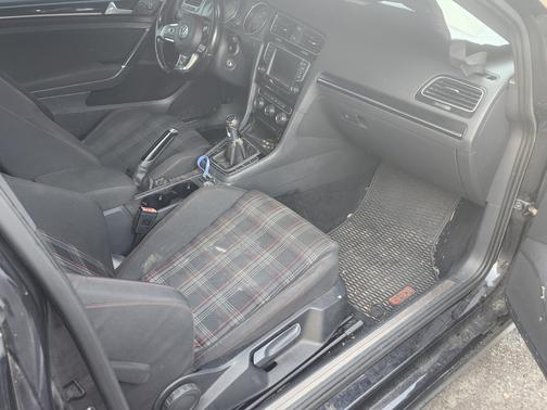 2016 Volkswagen Golf GTI 2.0T S 2-Door