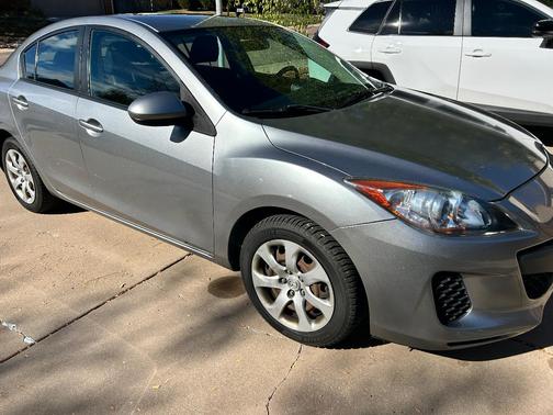 Silver 2013 Mazda Mazda3 i SV