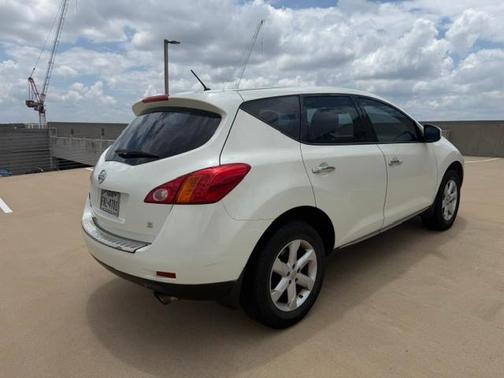 White 2009 Nissan Murano S