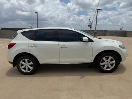 White 2009 Nissan Murano S