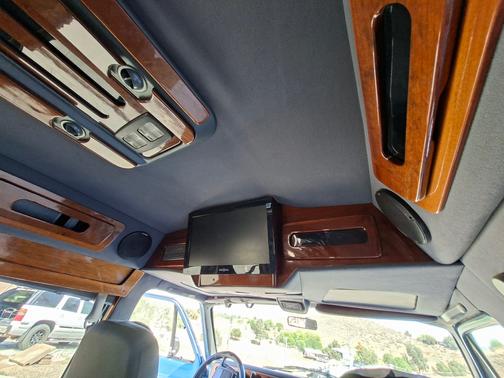 Blue 1996 Dodge Ram Wagon B2500