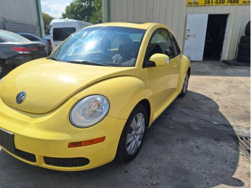 2009 Volkswagen New Beetle S