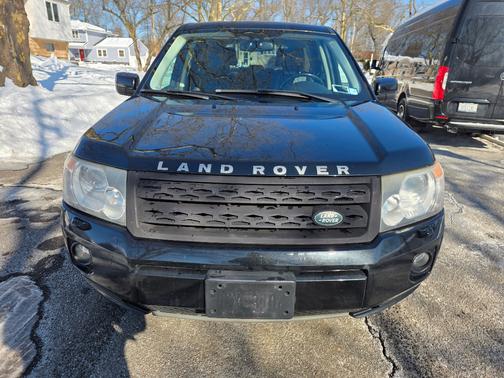 2011 Land Rover LR2 Base